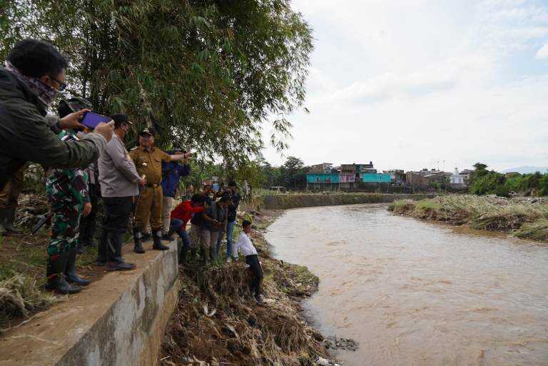 Polda Jabar Akan Teliti Kerusakan Lingkungan yang Diduga Sebabkan Banjir di Garut